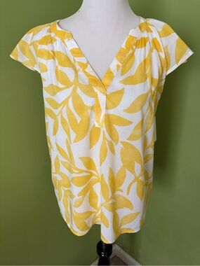 Sonoma Yellow Leaf Print V-neck Cap Sleeve Top